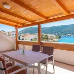 Ferienhaus Lovely In With House Sea View
