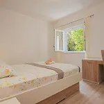 Lovely In With House Sea View Ferienhaus Grebaštica