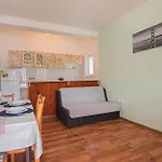 Ferienhaus Lovely In With House Sea View