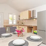Ferienhaus Lovely In With House Sea View *