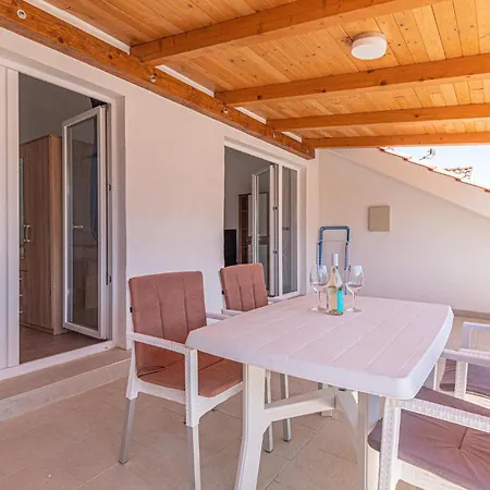 Ferienhaus Lovely In With House Sea View Grebaštica